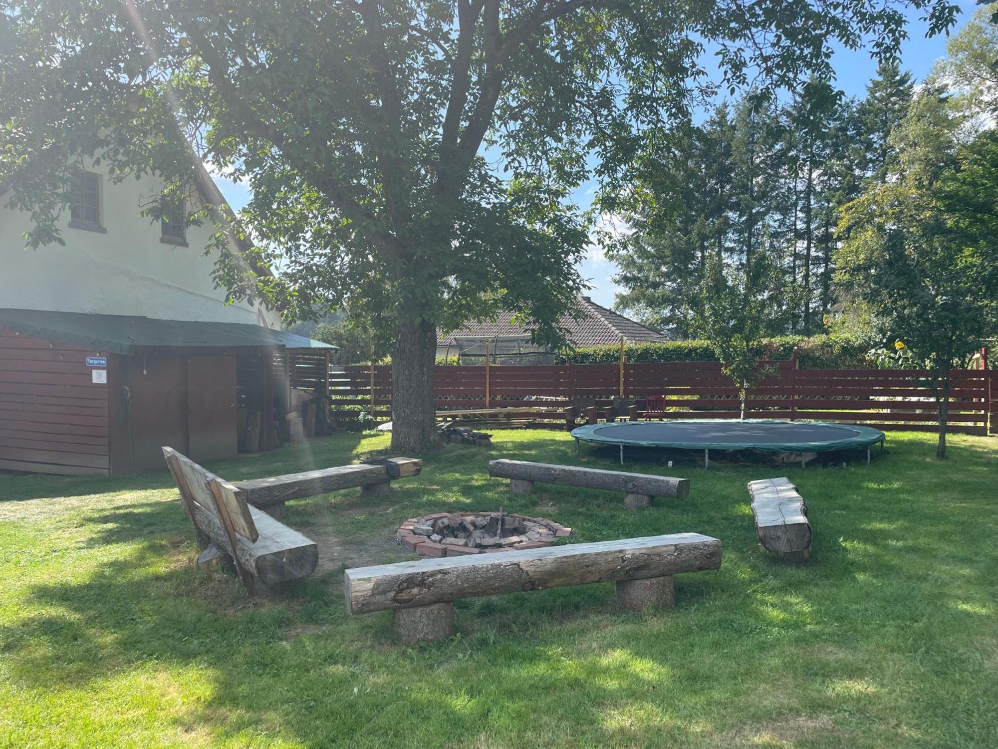Ferienhaus Backesgarten Fuer 22 Personen Neichen Exterior foto
