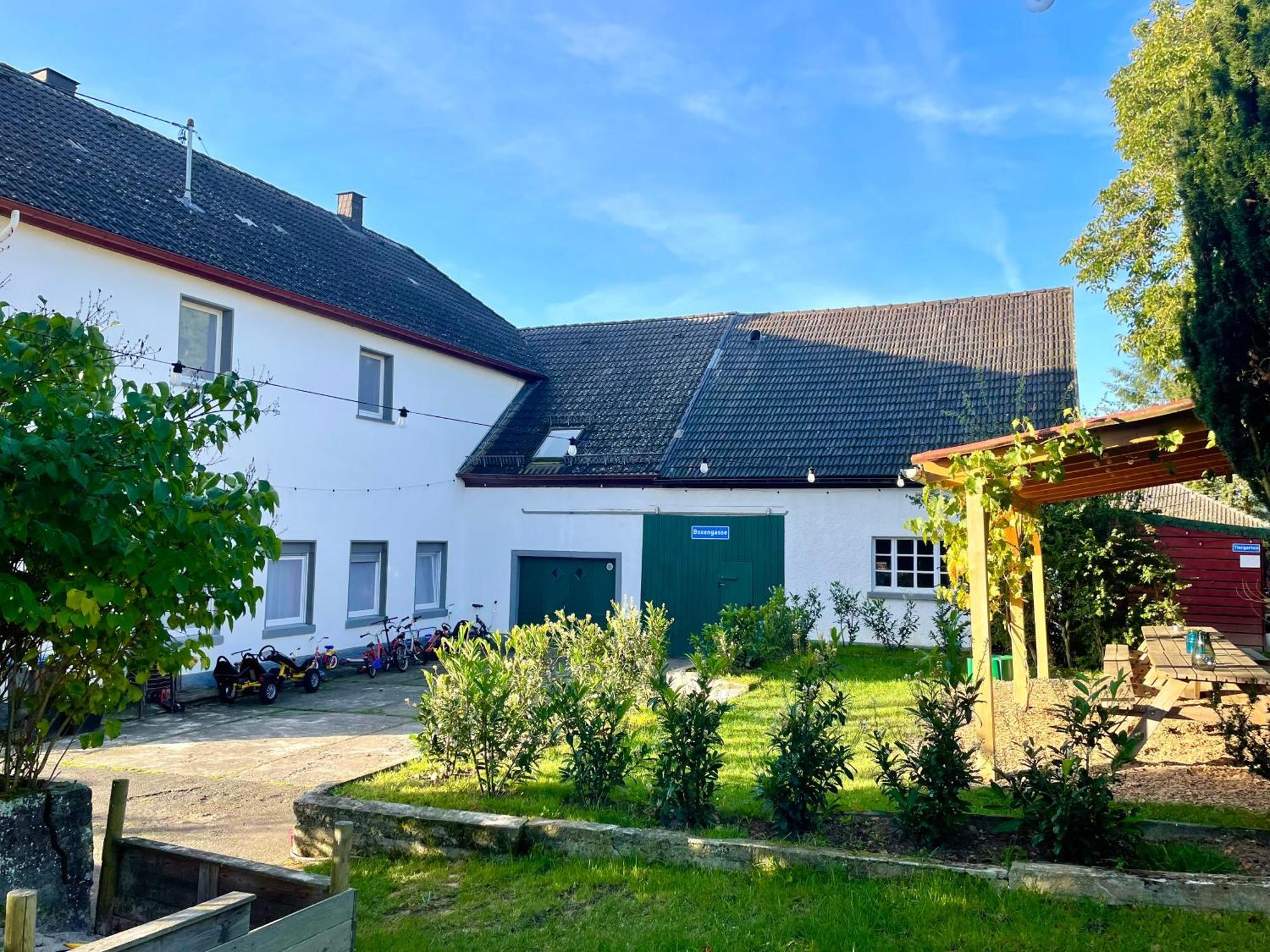 Ferienhaus Backesgarten Fuer 22 Personen Neichen Exterior foto
