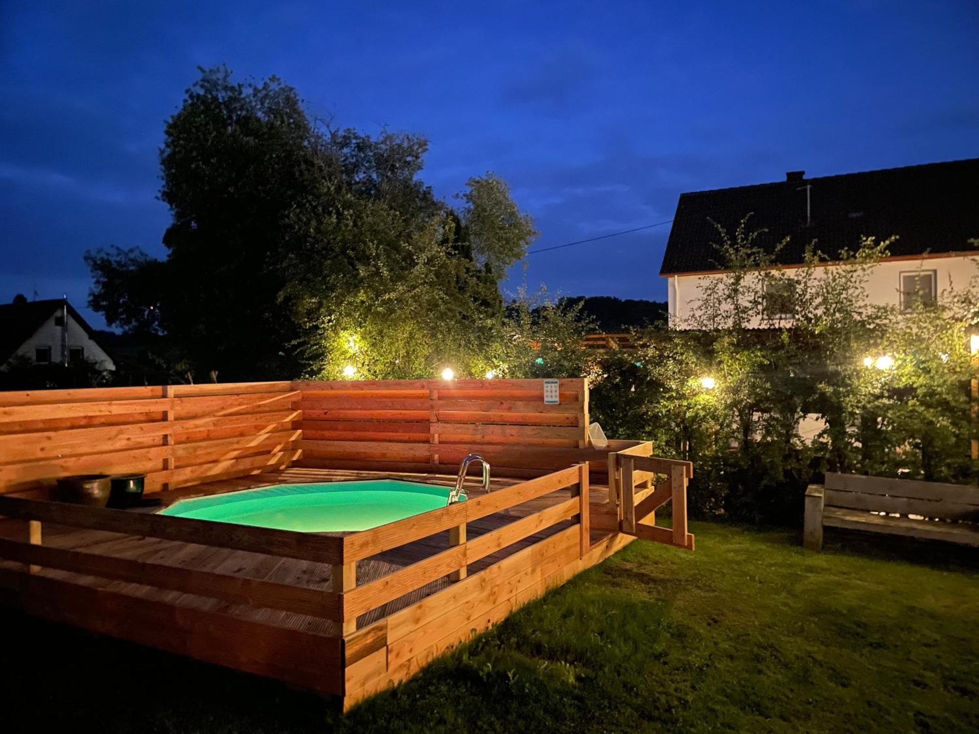 Ferienhaus Backesgarten Fuer 22 Personen Neichen Exterior foto