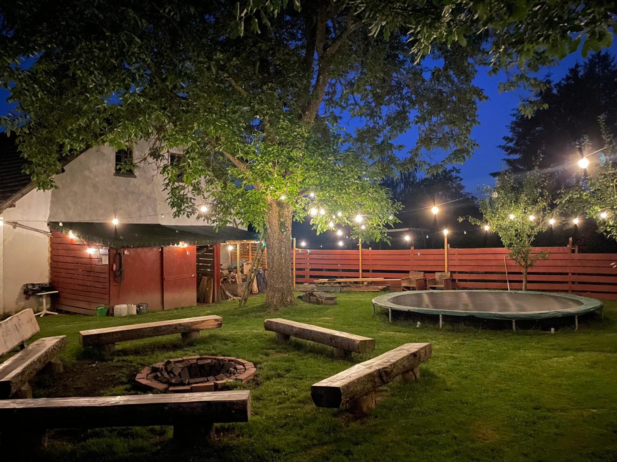 Ferienhaus Backesgarten Fuer 22 Personen Neichen Exterior foto